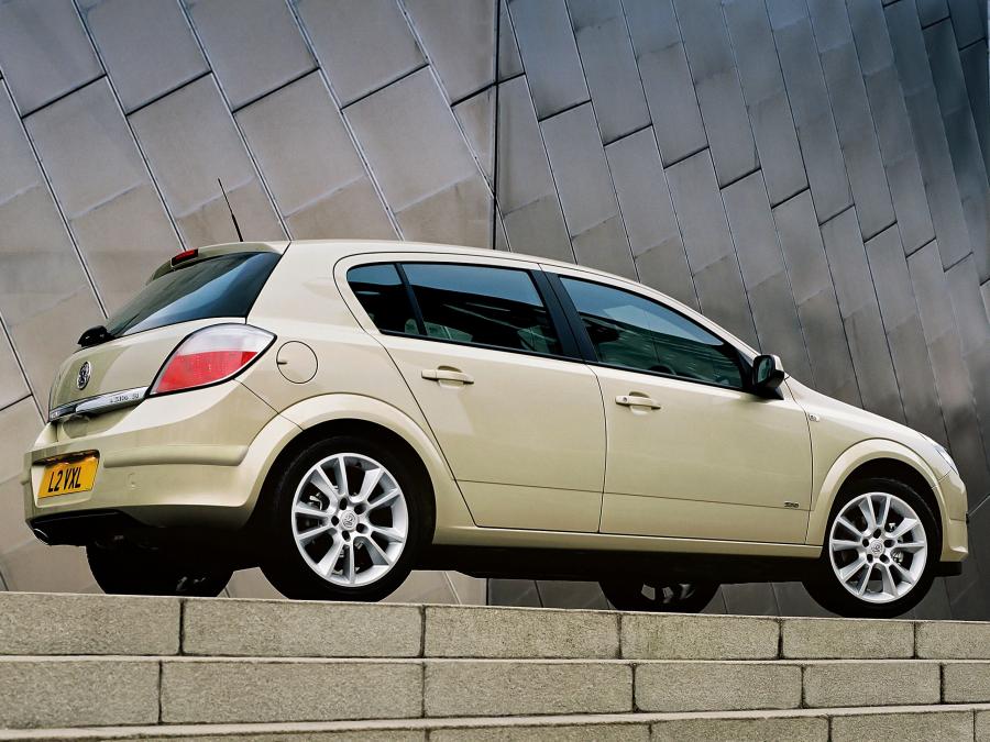  Vauxhall Astra 5-Door 2004 года  (фото 7 из 14)